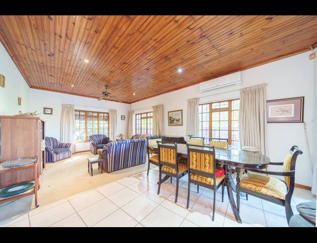 3 BEDROOM HOUSE FOR SALE IN BONZA BAY